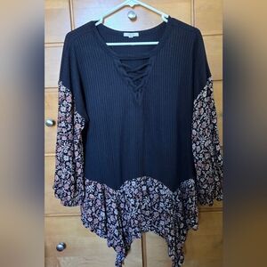 Ladies Sz XL Maurices Lightweight Top